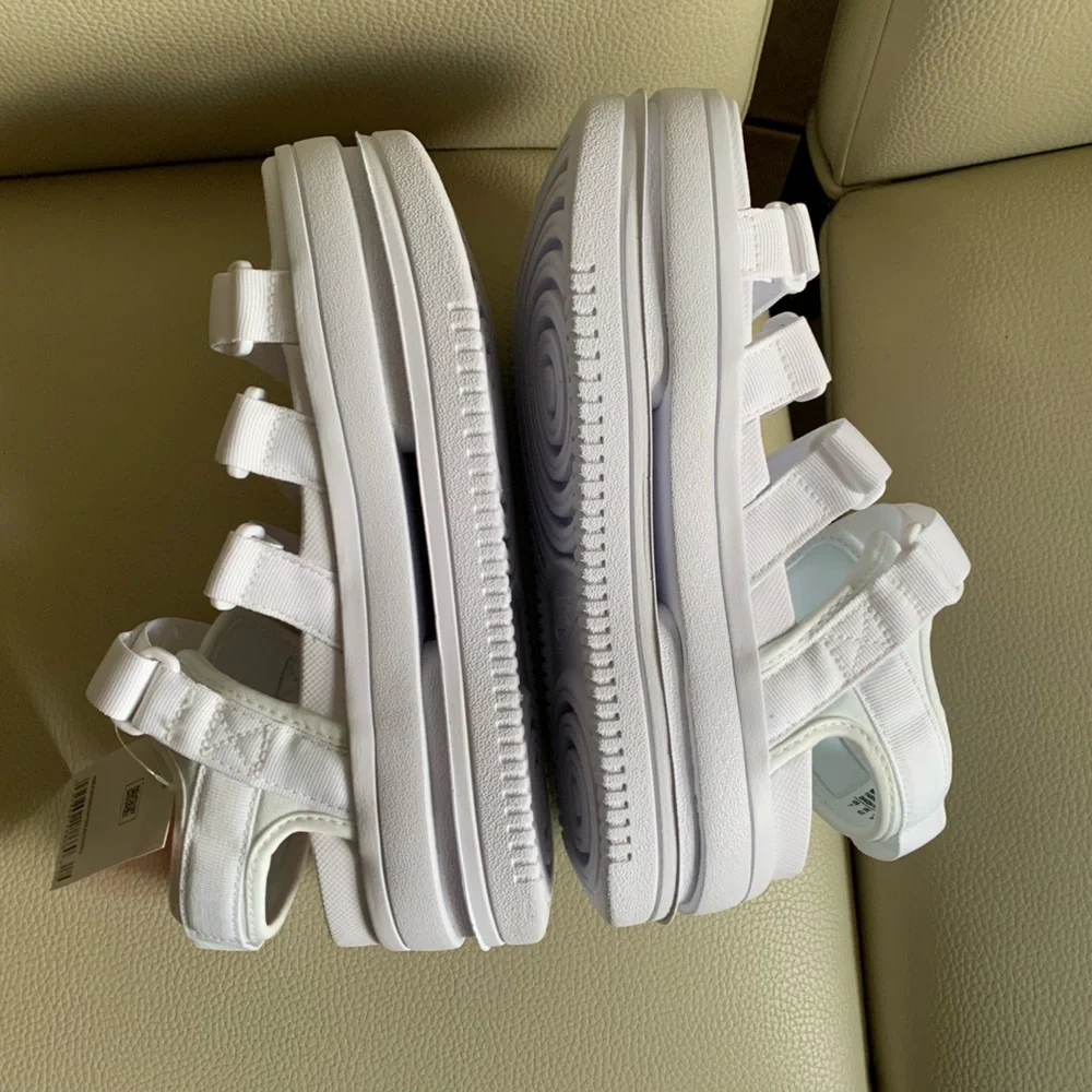 NWOB (WMNS) Nike Icon Classic
Sports White Sandals DH0223-100 - Picture 13 of 16